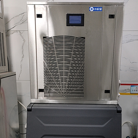 500公斤雪花制冰机交付西安某餐饮店使用